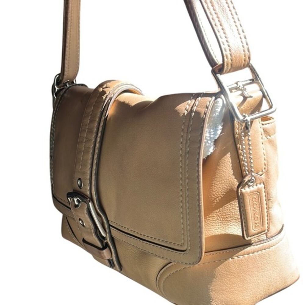 Coach Soho Buckle Flap Y2K Shoulder Bag Classic Style Leather Camel Tan Brown - Picture 3 of 13
